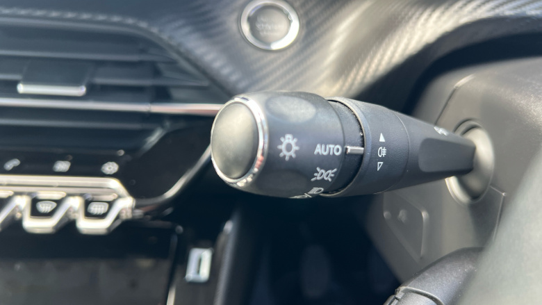 Peugeot 208 1.2 PureTech 100 Allure 5dr Petrol Hatchback